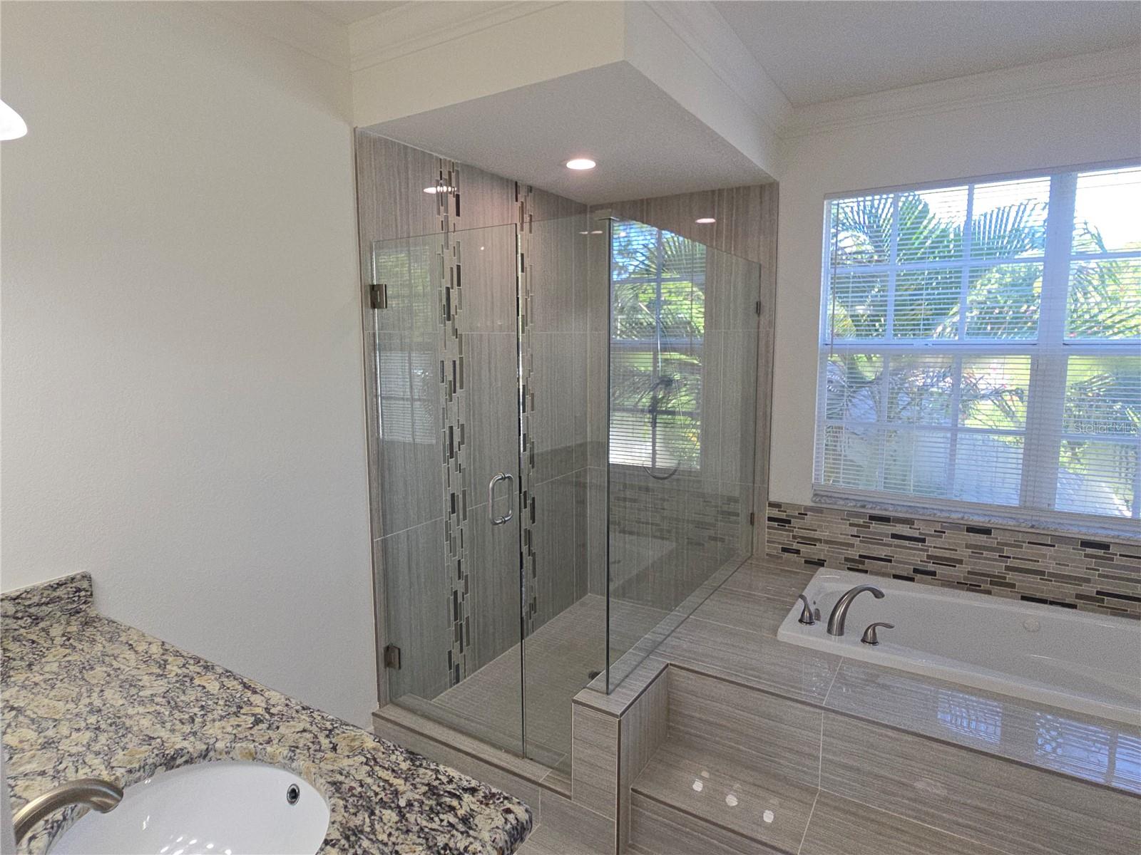 WESTCHESTER LAKE TWNHMS - Residential Lease