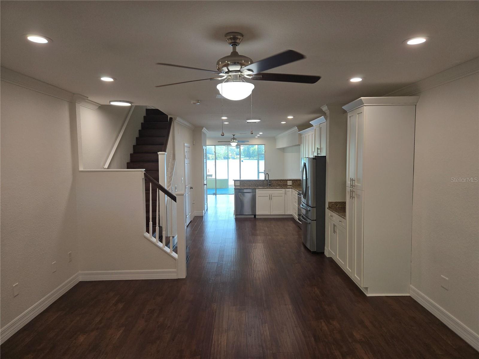 WESTCHESTER LAKE TWNHMS - Residential Lease