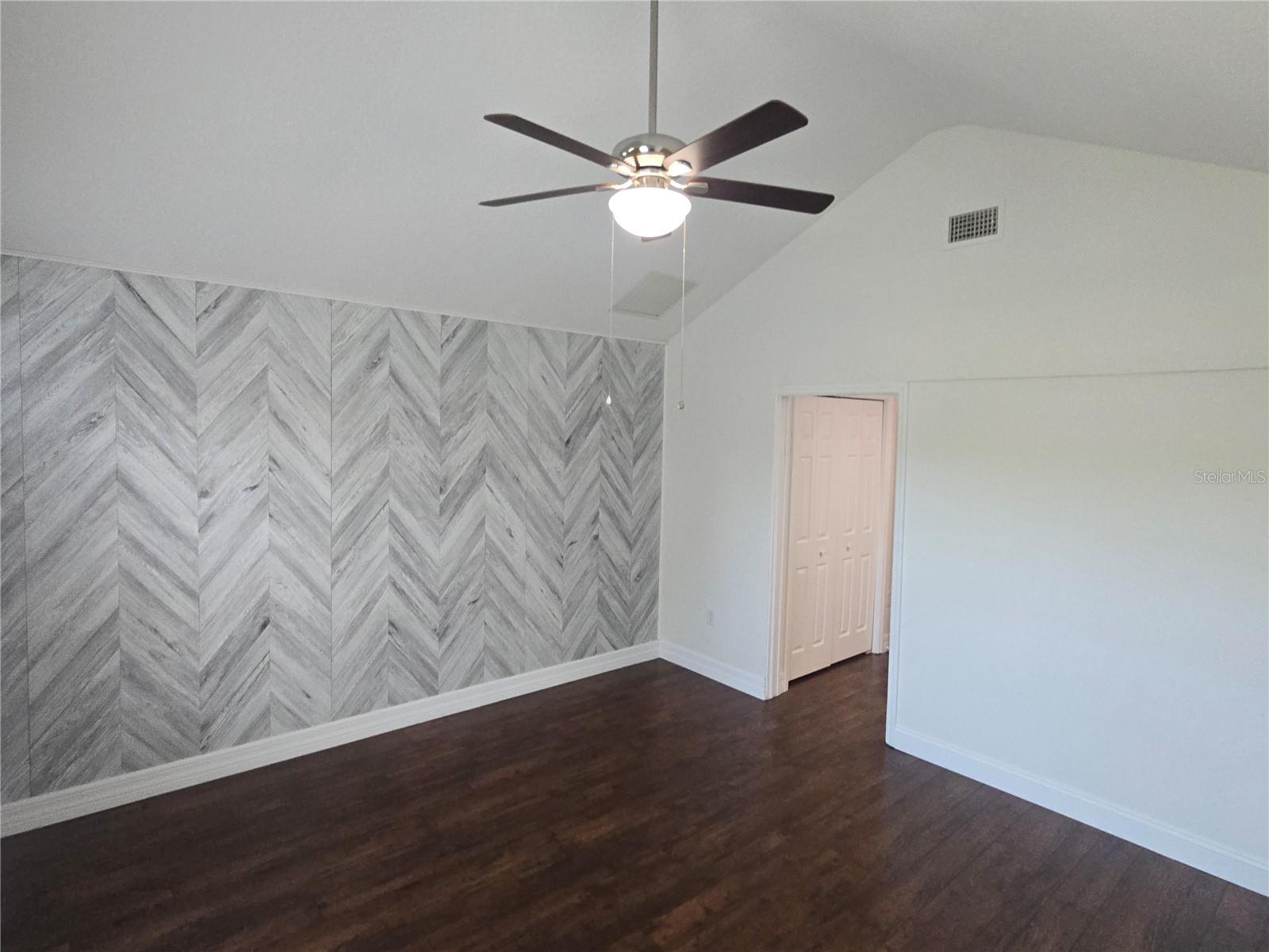 WESTCHESTER LAKE TWNHMS - Residential Lease