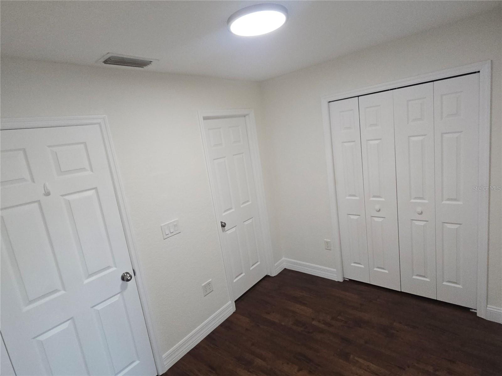 WESTCHESTER LAKE TWNHMS - Residential Lease