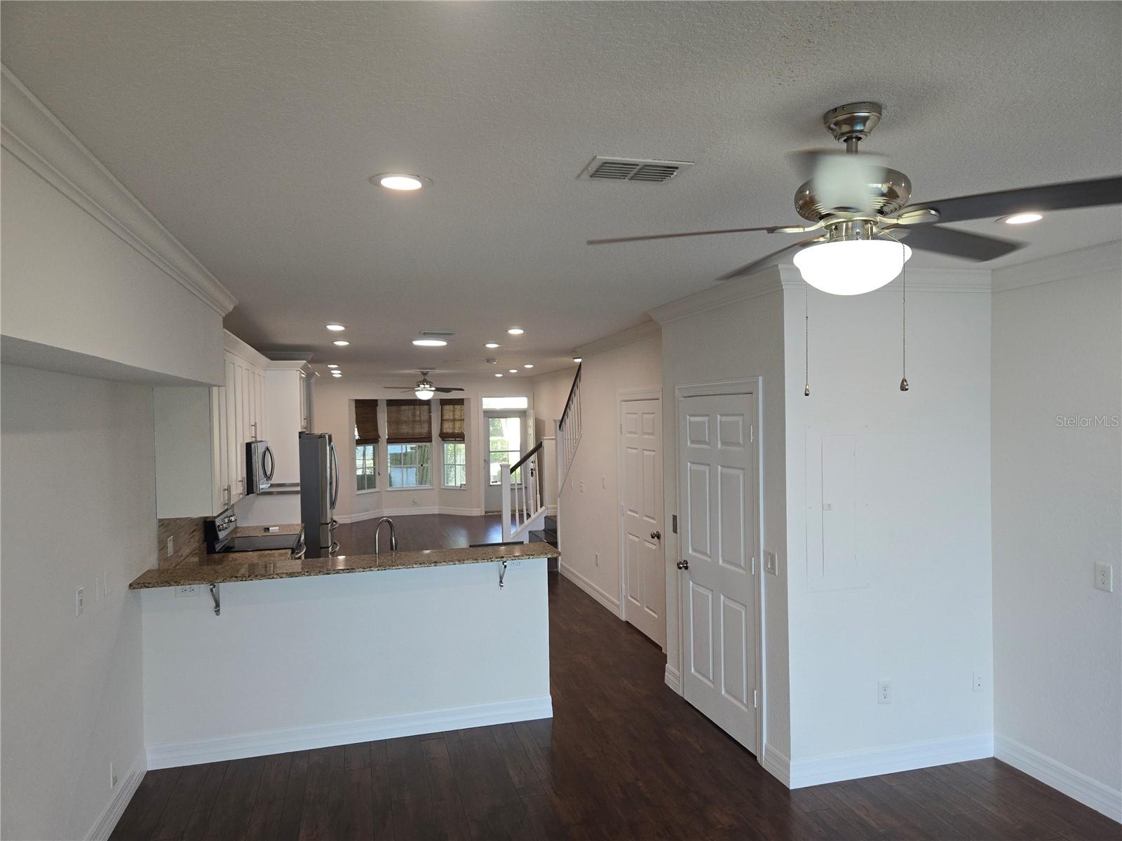 WESTCHESTER LAKE TWNHMS - Residential Lease