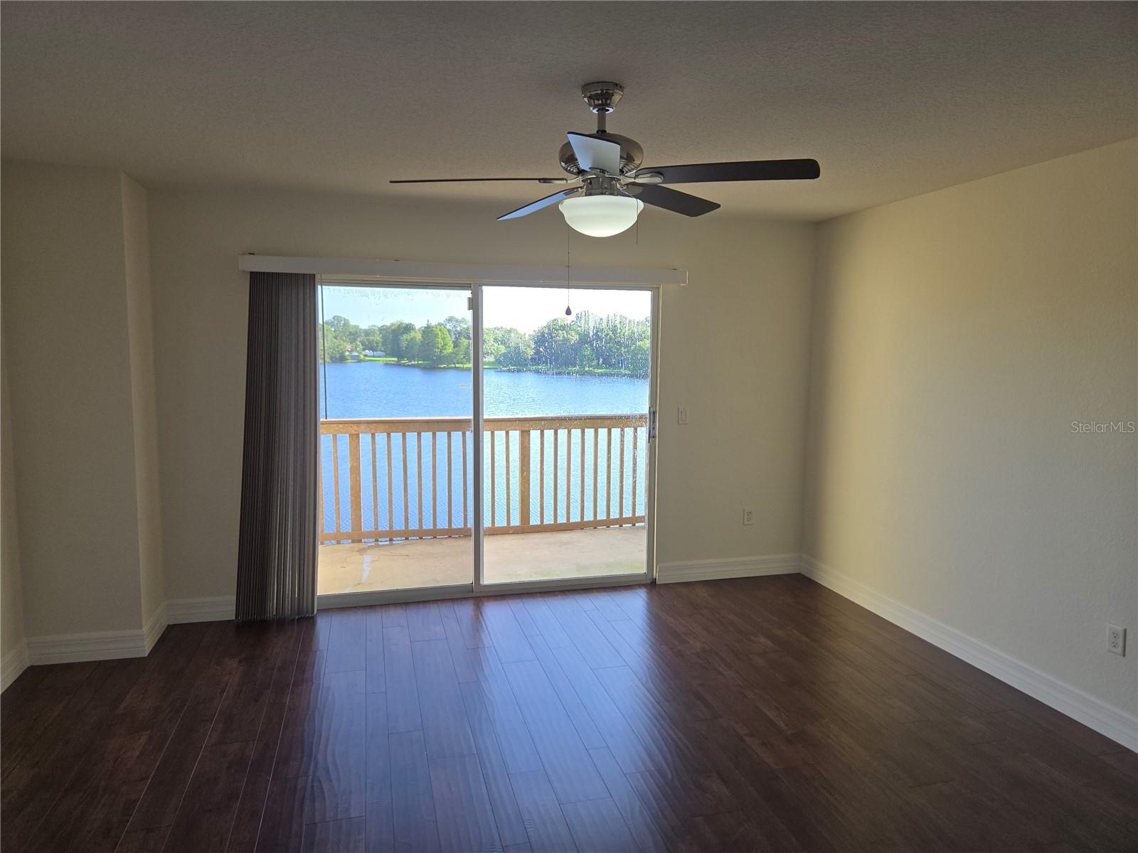 WESTCHESTER LAKE TWNHMS - Residential Lease