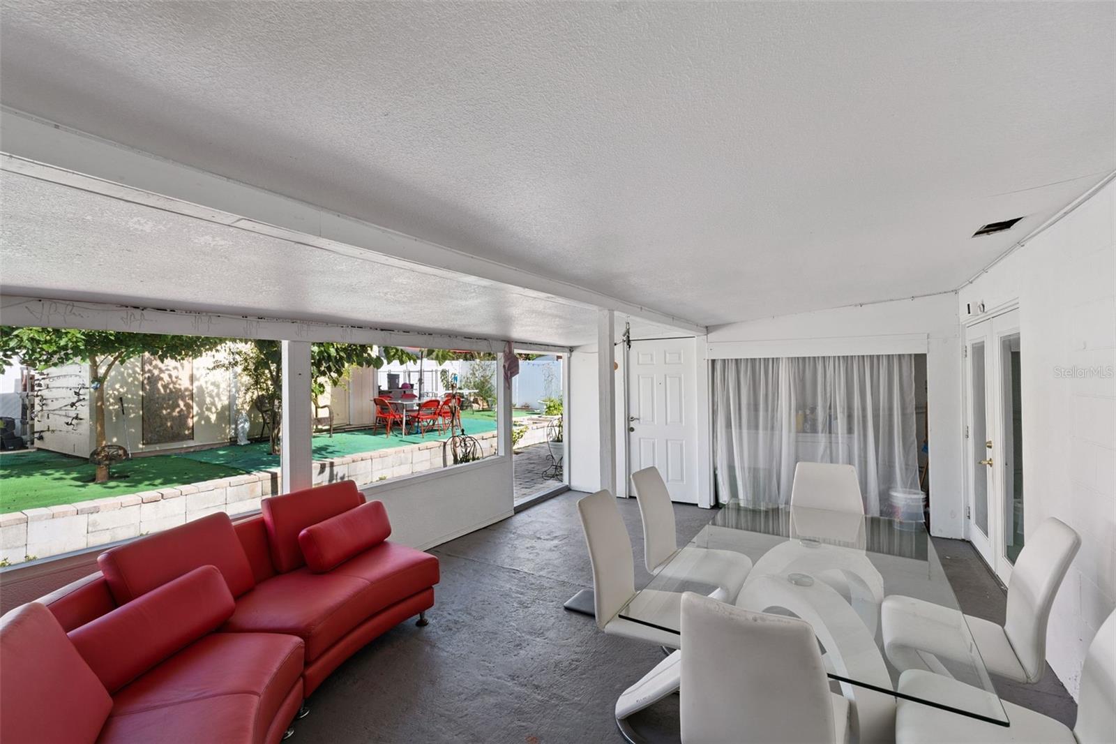 SKY LAKEA - Residential