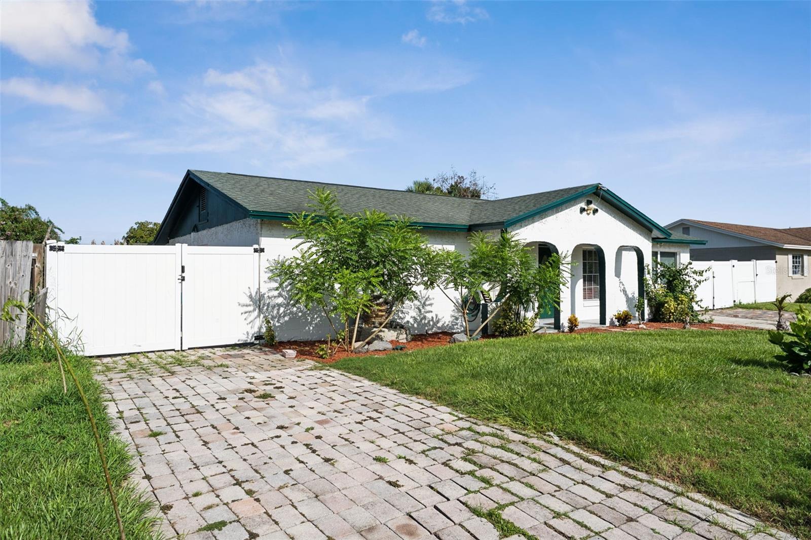 SKY LAKEA - Residential