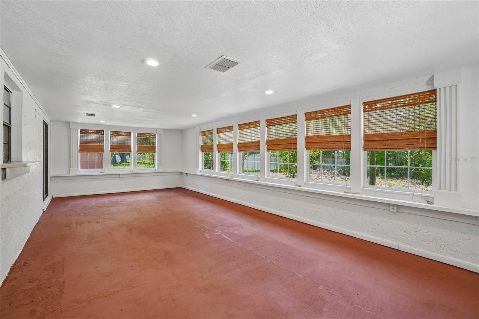 WHISTLER GROVE - Residential