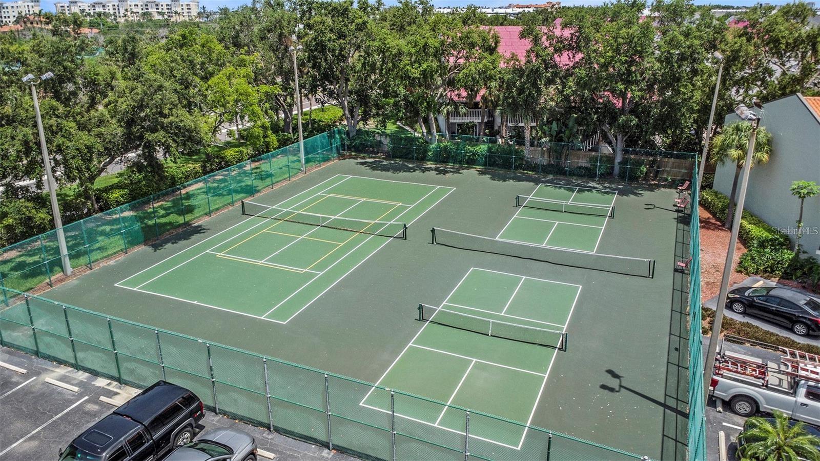 WANDER RESIDENCES OF TIERRA VERDE - Residential