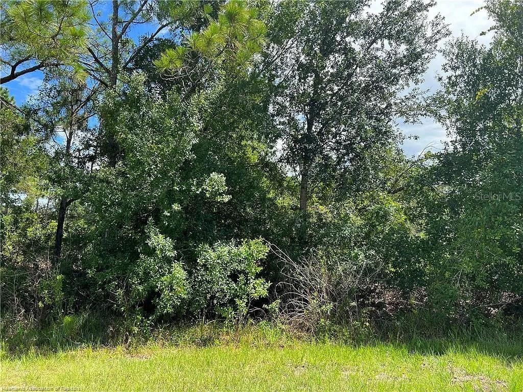 Welcome to this spacious double lot in Sun N' Lake where the site for your dream home is waiting! This desirable community offers city water, paved roads and city sewer. Enjoy access to nearby golf courses, community pool/tennis courts, restaurants, shopping and schools. Conveniently located close to amenities but outside of the hustle of the town, the options are endless! Don't miss your opportunity, come tour today!
**The address in GPS is 7015 Granada Blvd, Sebring FL 33872**