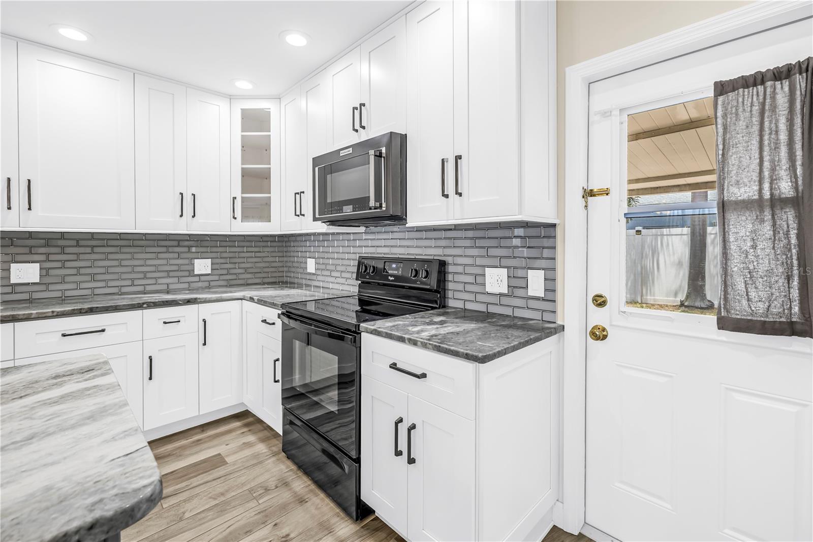 SIRMONS ESTATES - Residential