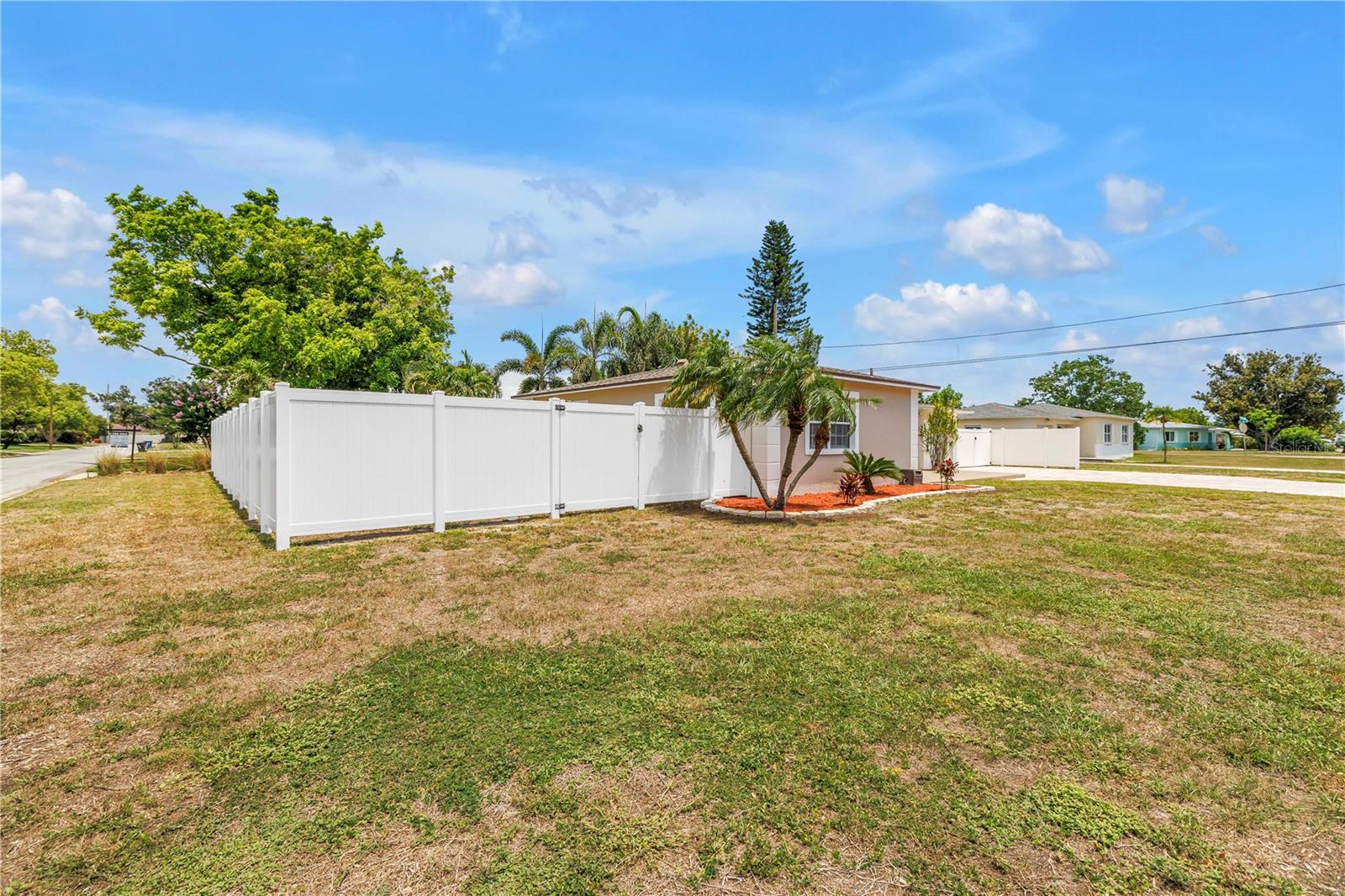 SIRMONS ESTATES - Residential