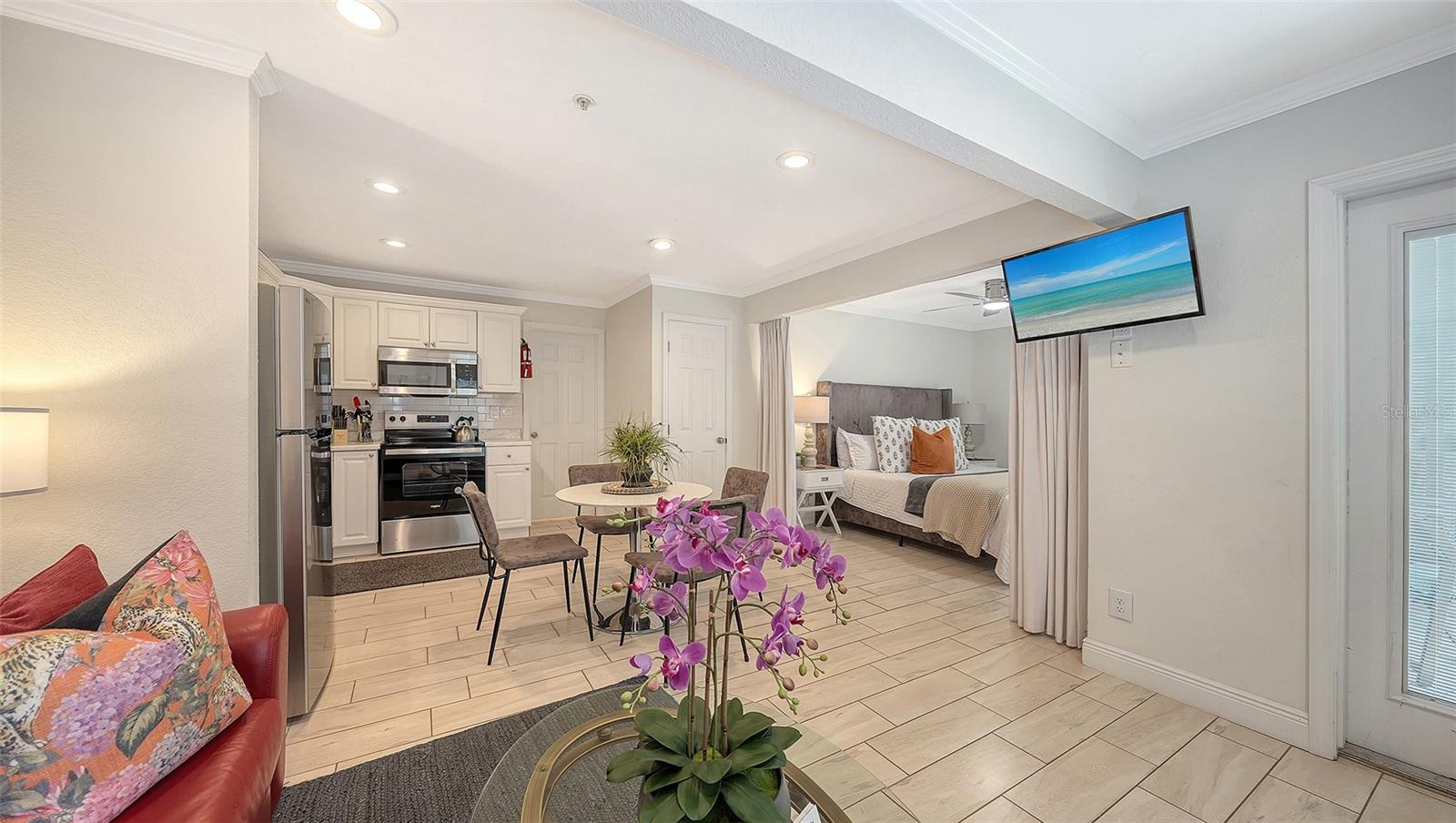 SARASOTA BEACH - Residential Income