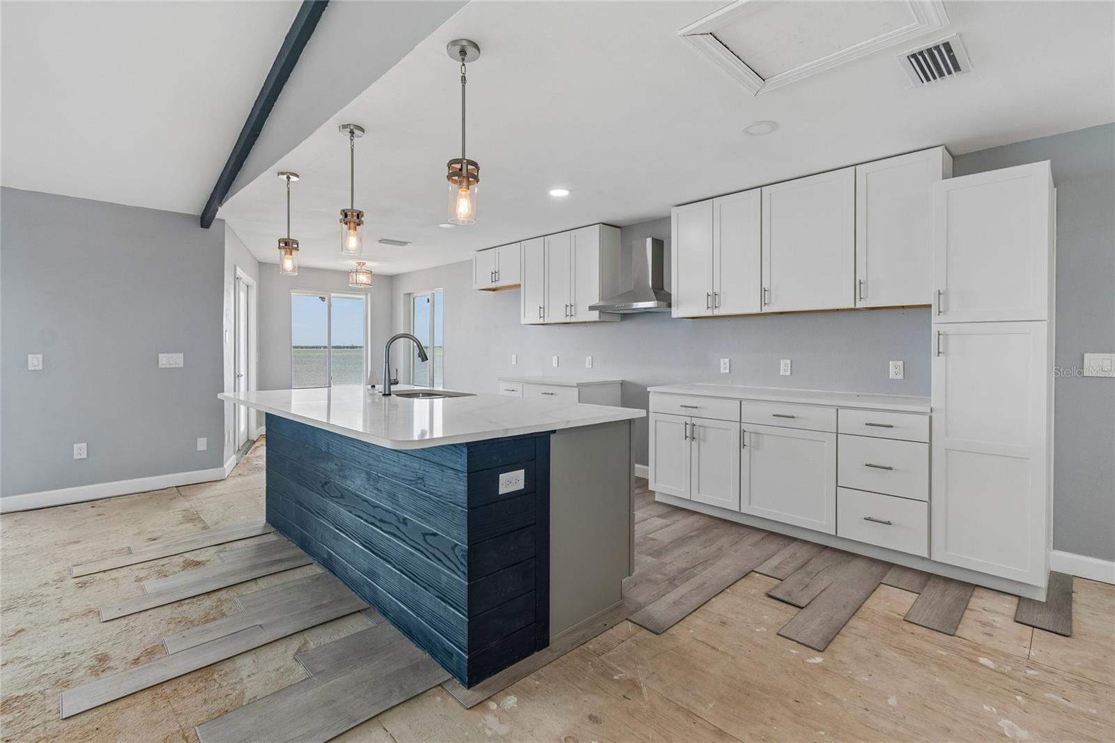 BOCA CIEGA ISLE - Residential