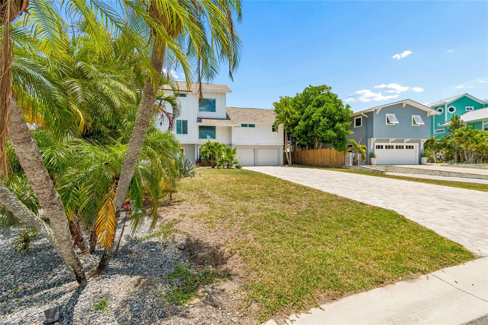 BOCA CIEGA ISLE - Residential