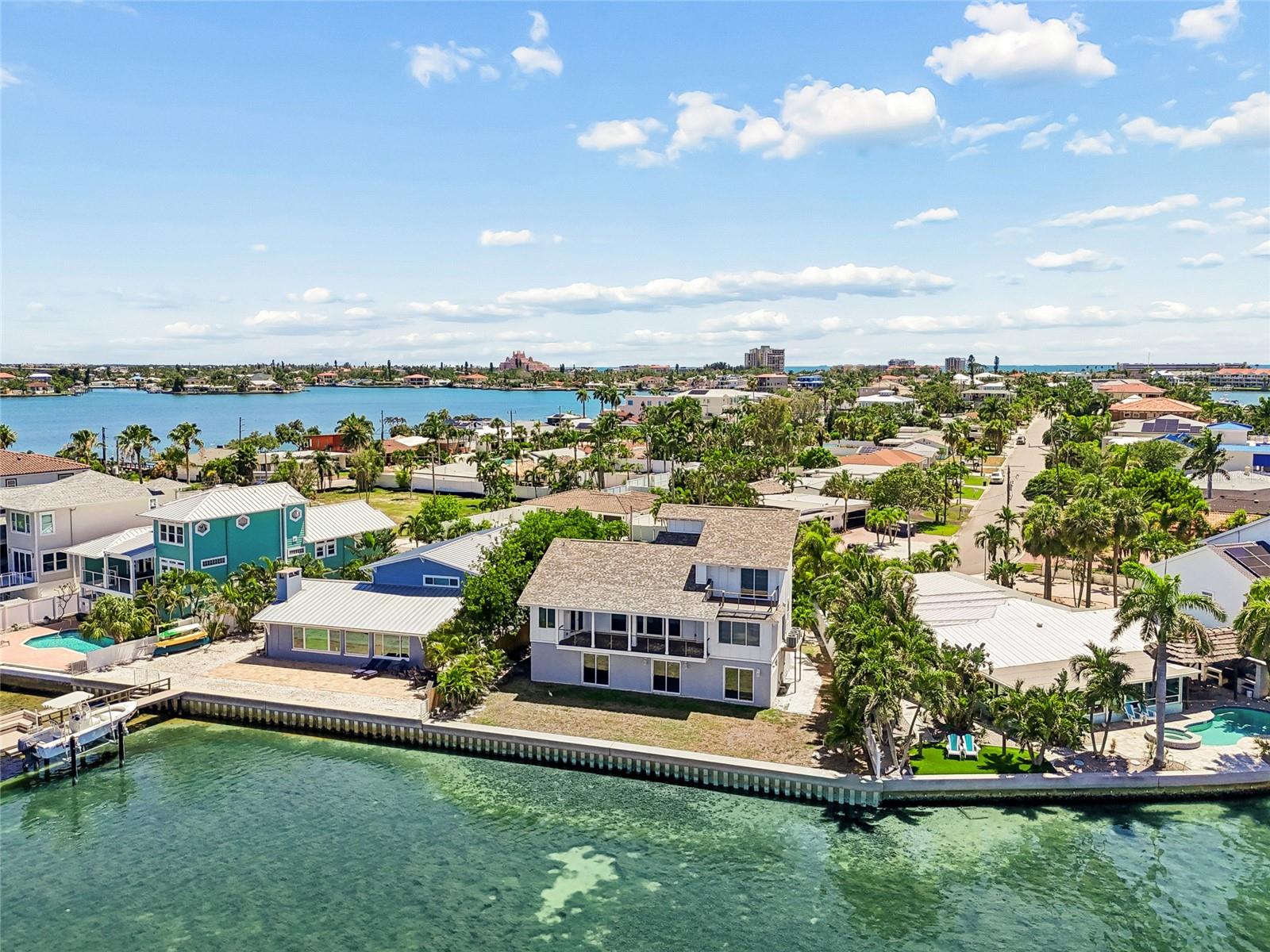BOCA CIEGA ISLE - Residential