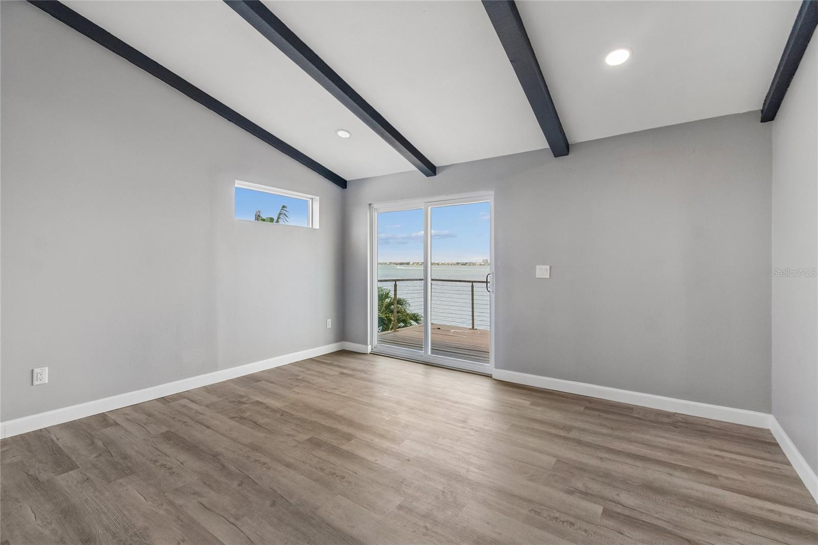BOCA CIEGA ISLE - Residential