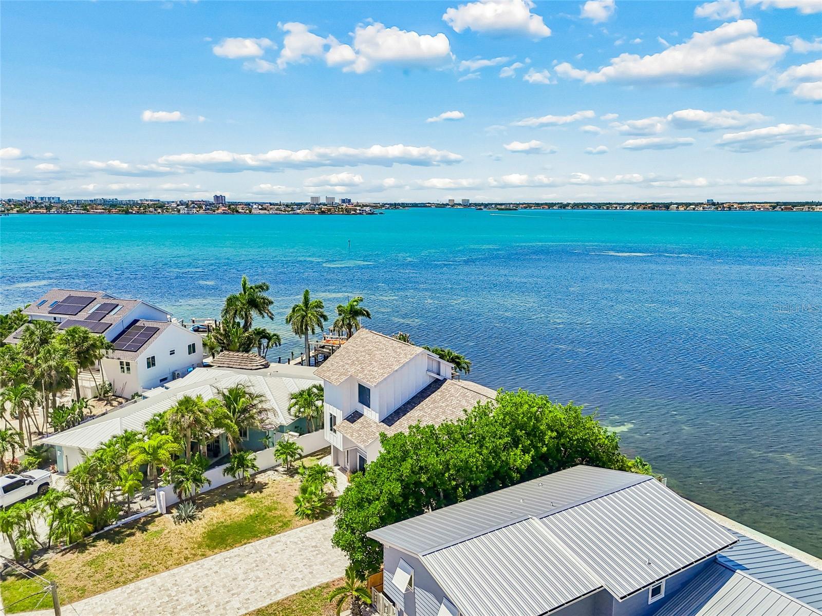 BOCA CIEGA ISLE - Residential