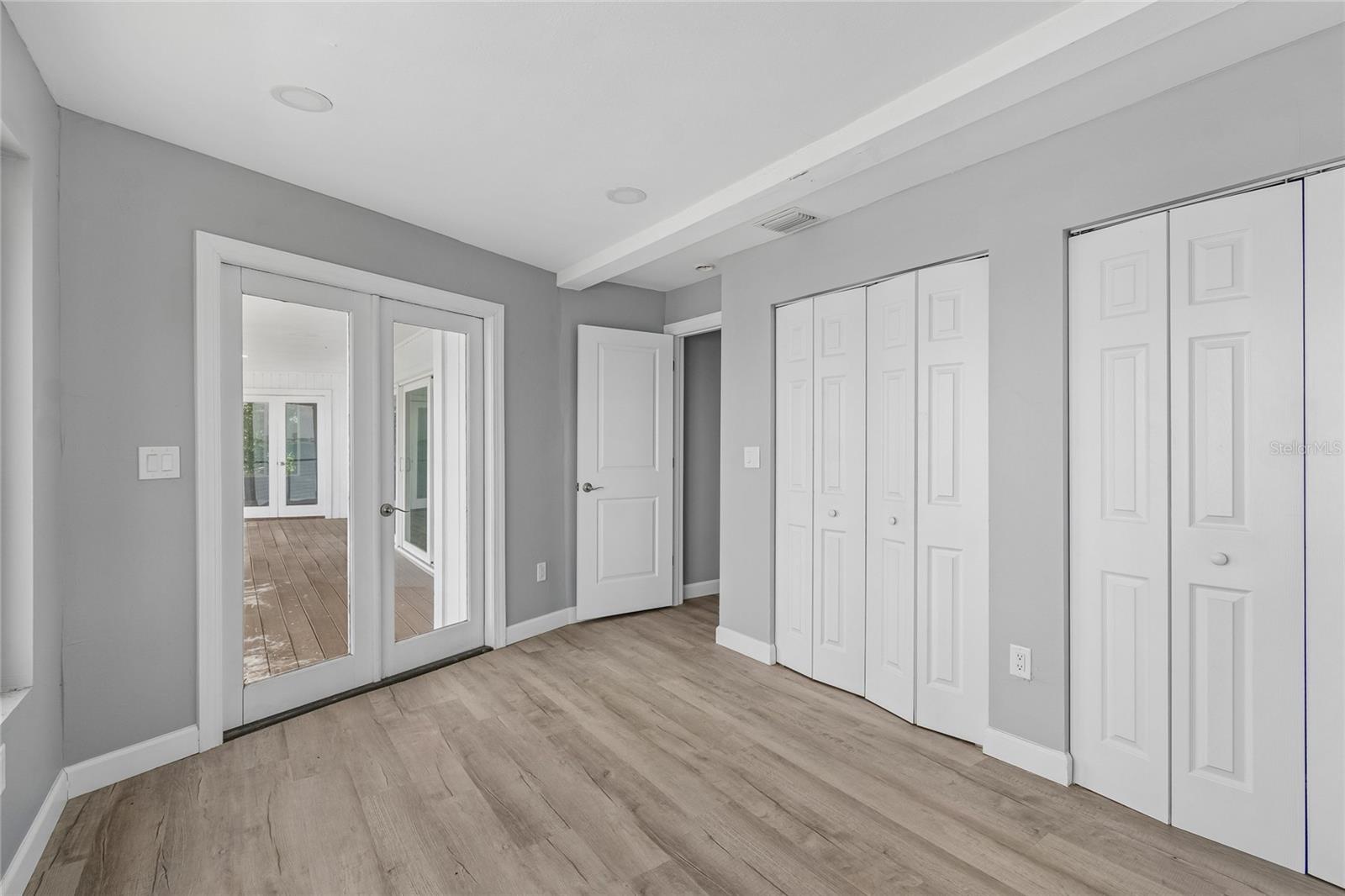 BOCA CIEGA ISLE - Residential