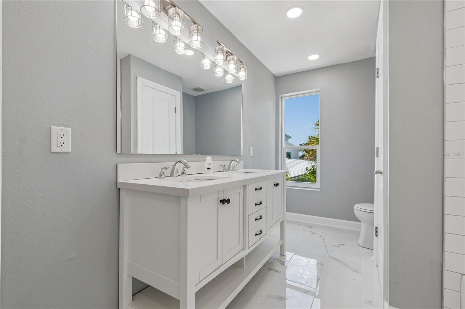 BOCA CIEGA ISLE - Residential