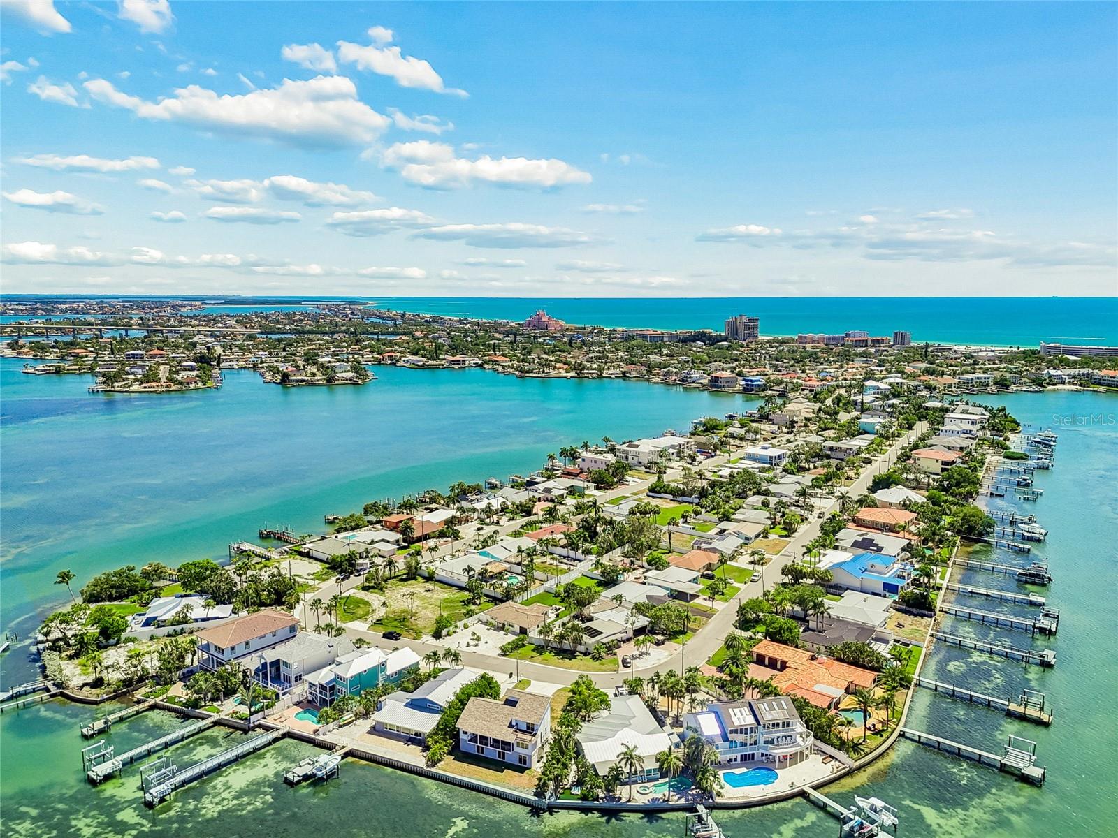 BOCA CIEGA ISLE - Residential