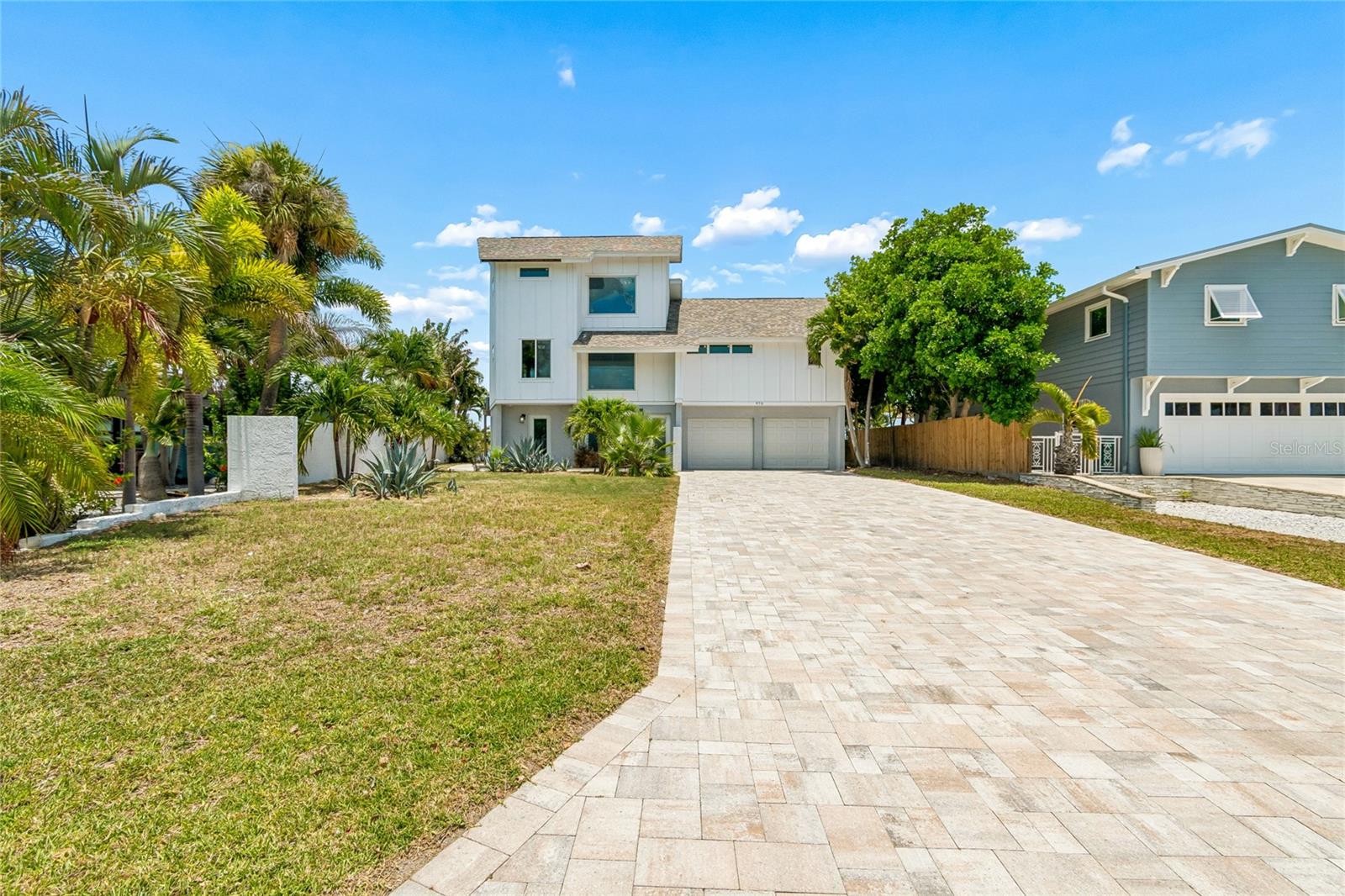 BOCA CIEGA ISLE - Residential