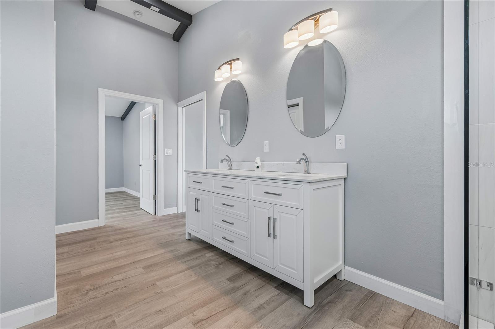 BOCA CIEGA ISLE - Residential