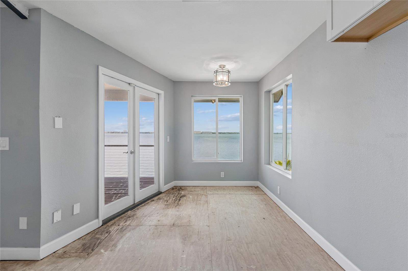 BOCA CIEGA ISLE - Residential