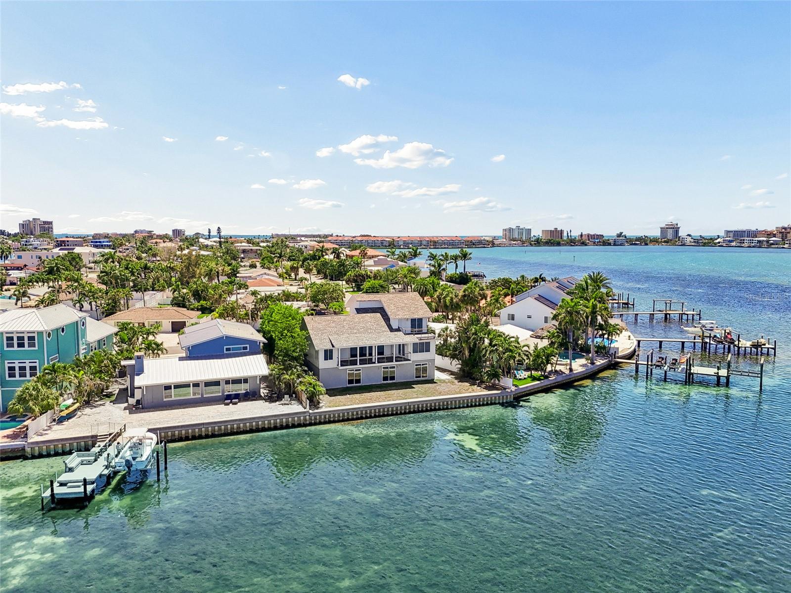 BOCA CIEGA ISLE - Residential