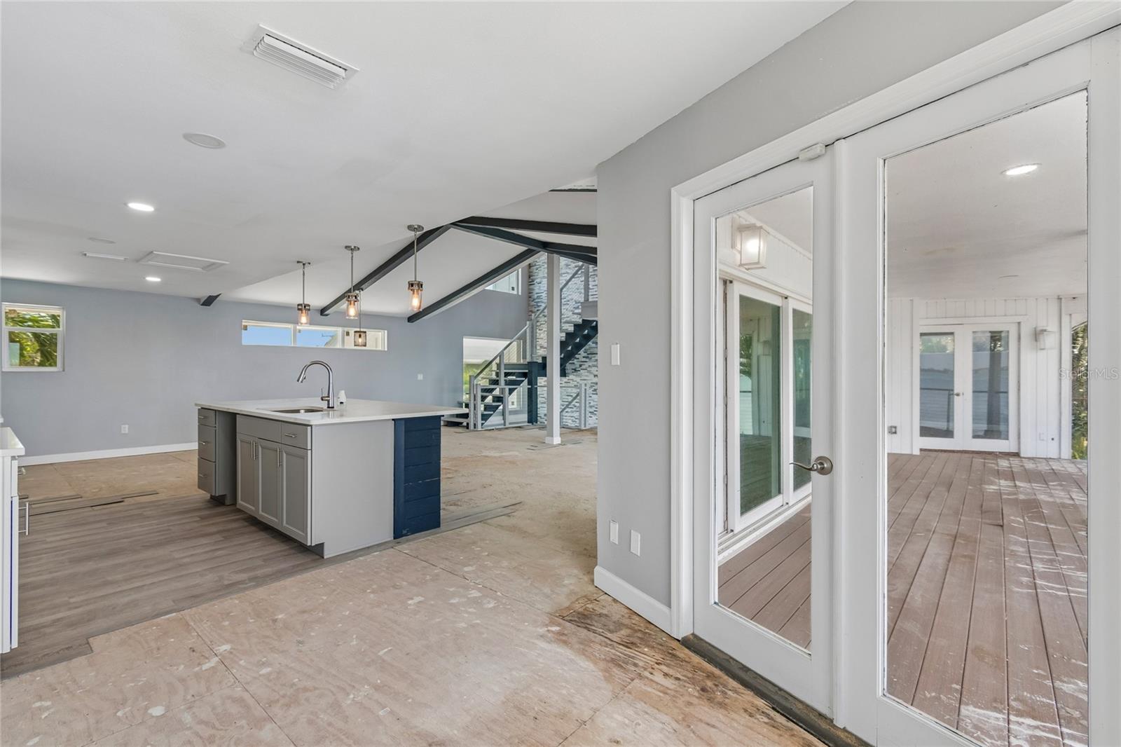 BOCA CIEGA ISLE - Residential