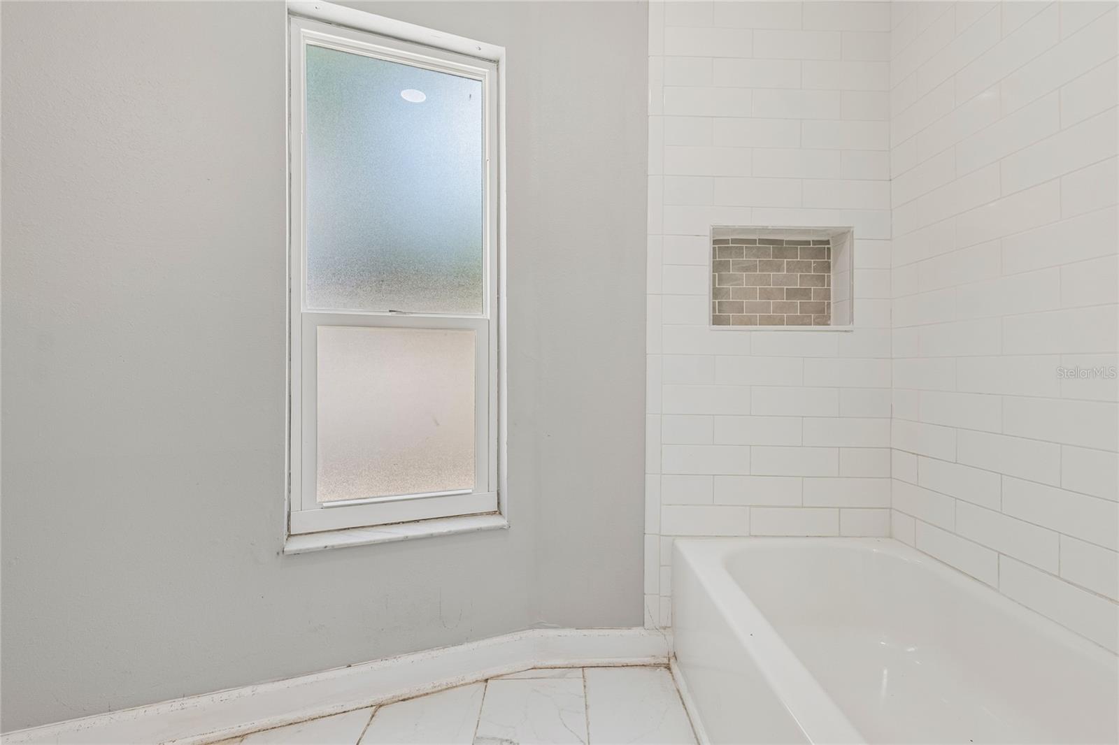 BOCA CIEGA ISLE - Residential