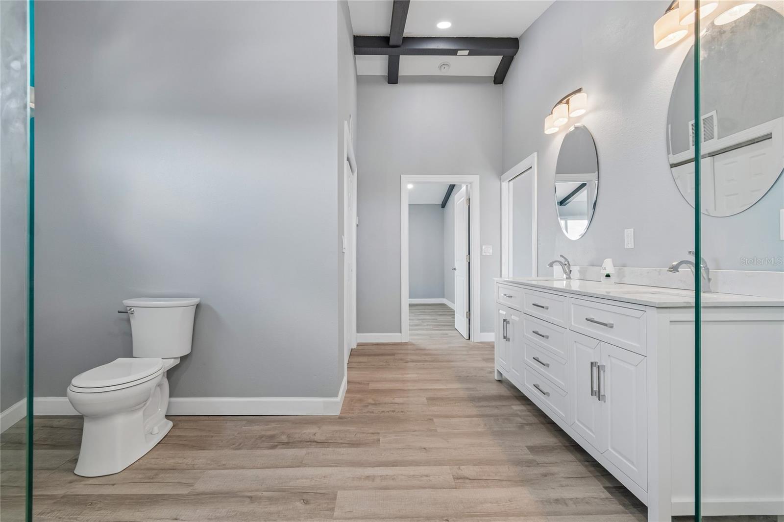 BOCA CIEGA ISLE - Residential