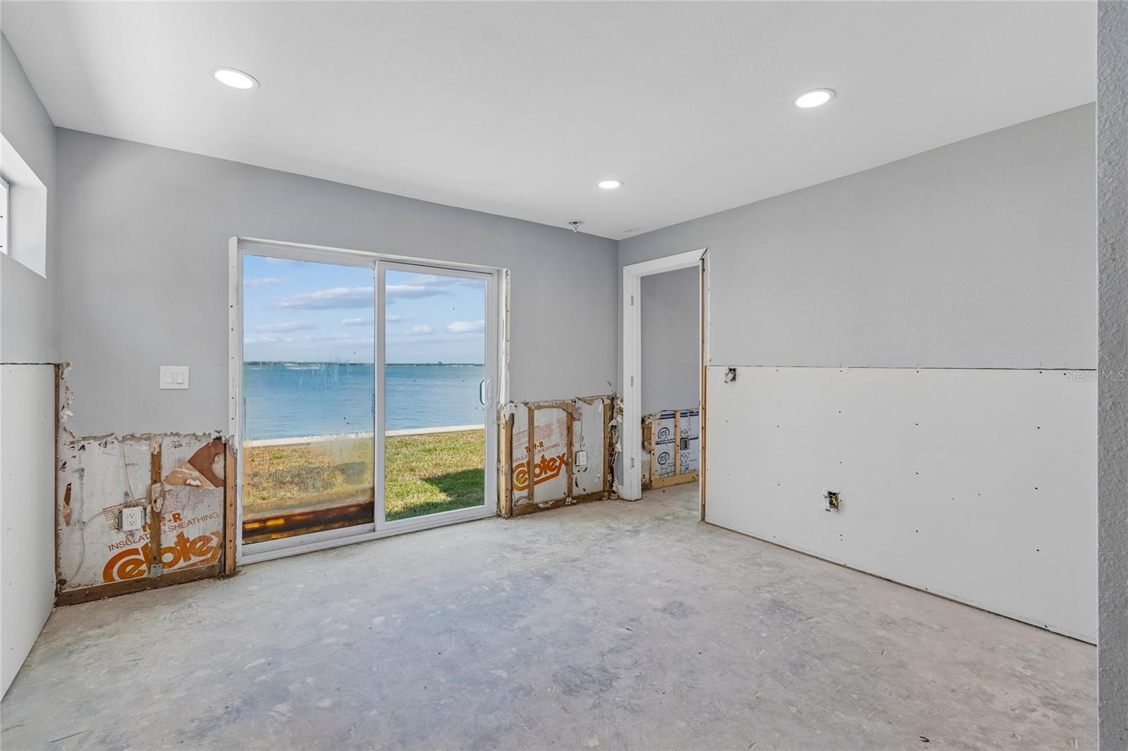 BOCA CIEGA ISLE - Residential