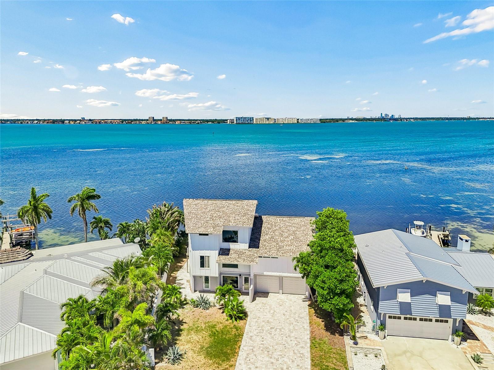 BOCA CIEGA ISLE - Residential