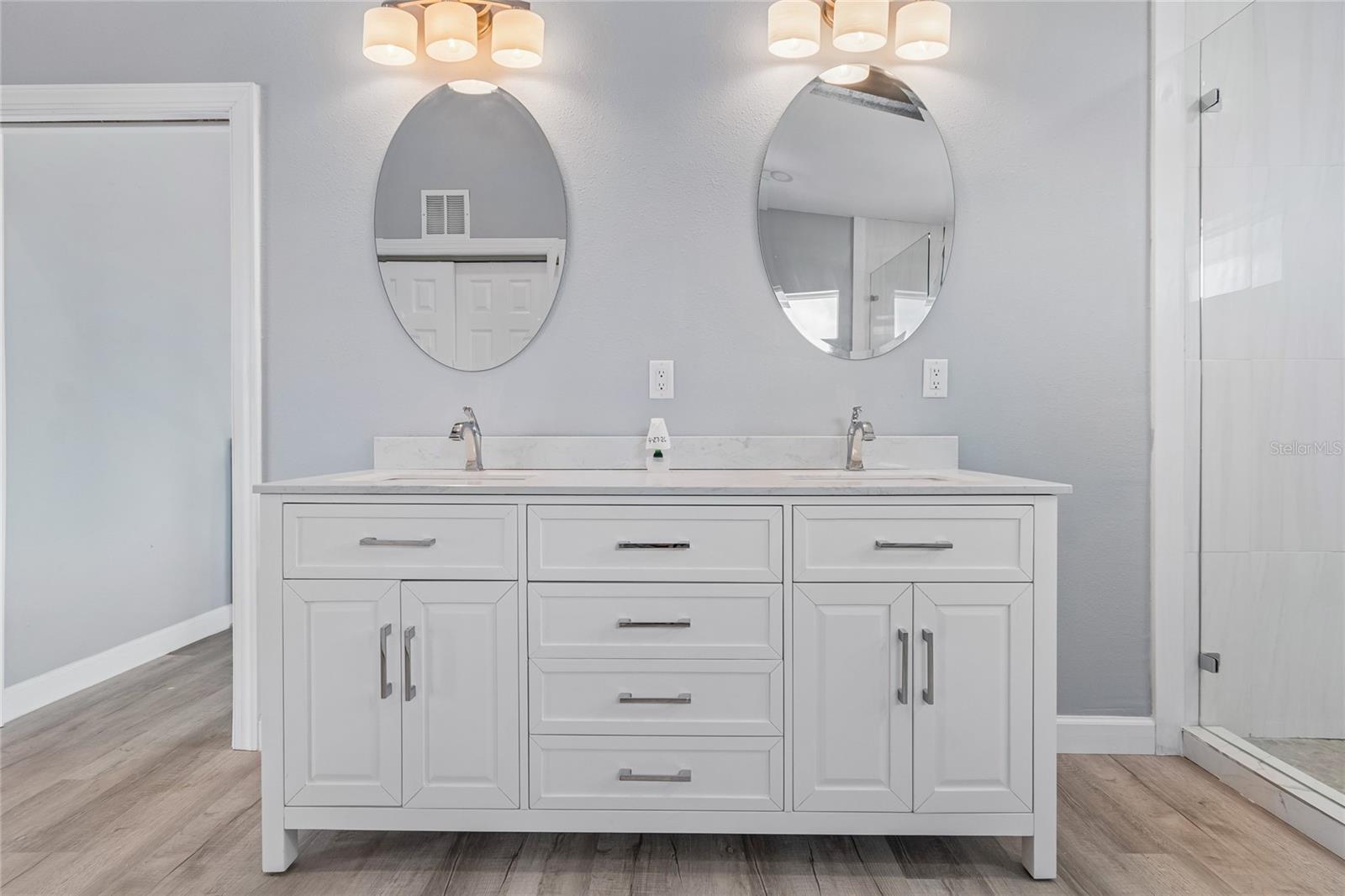 BOCA CIEGA ISLE - Residential