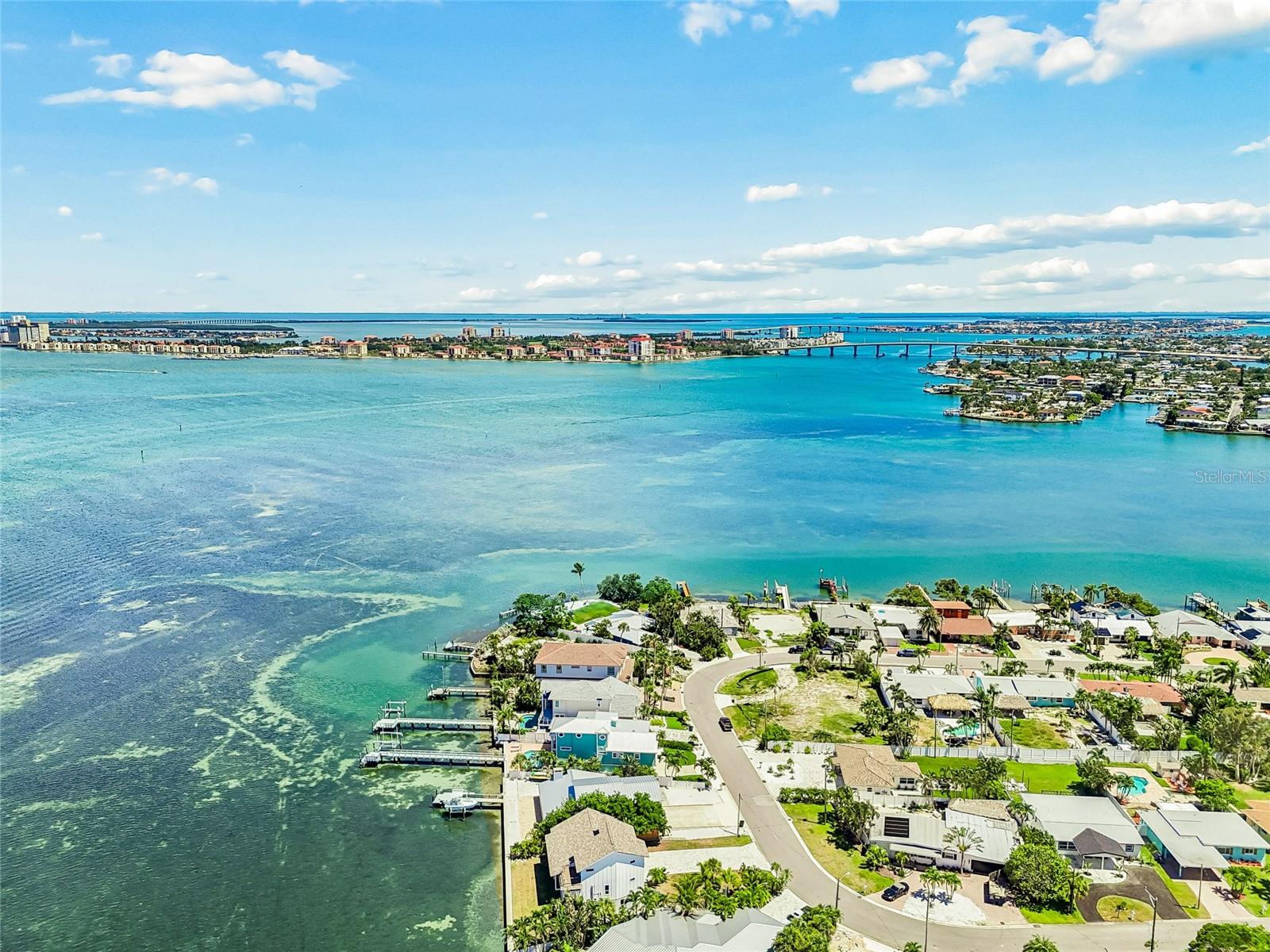 BOCA CIEGA ISLE - Residential