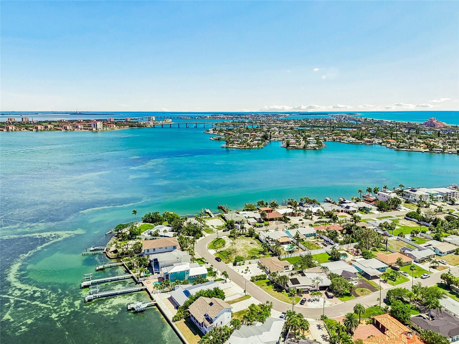 BOCA CIEGA ISLE - Residential