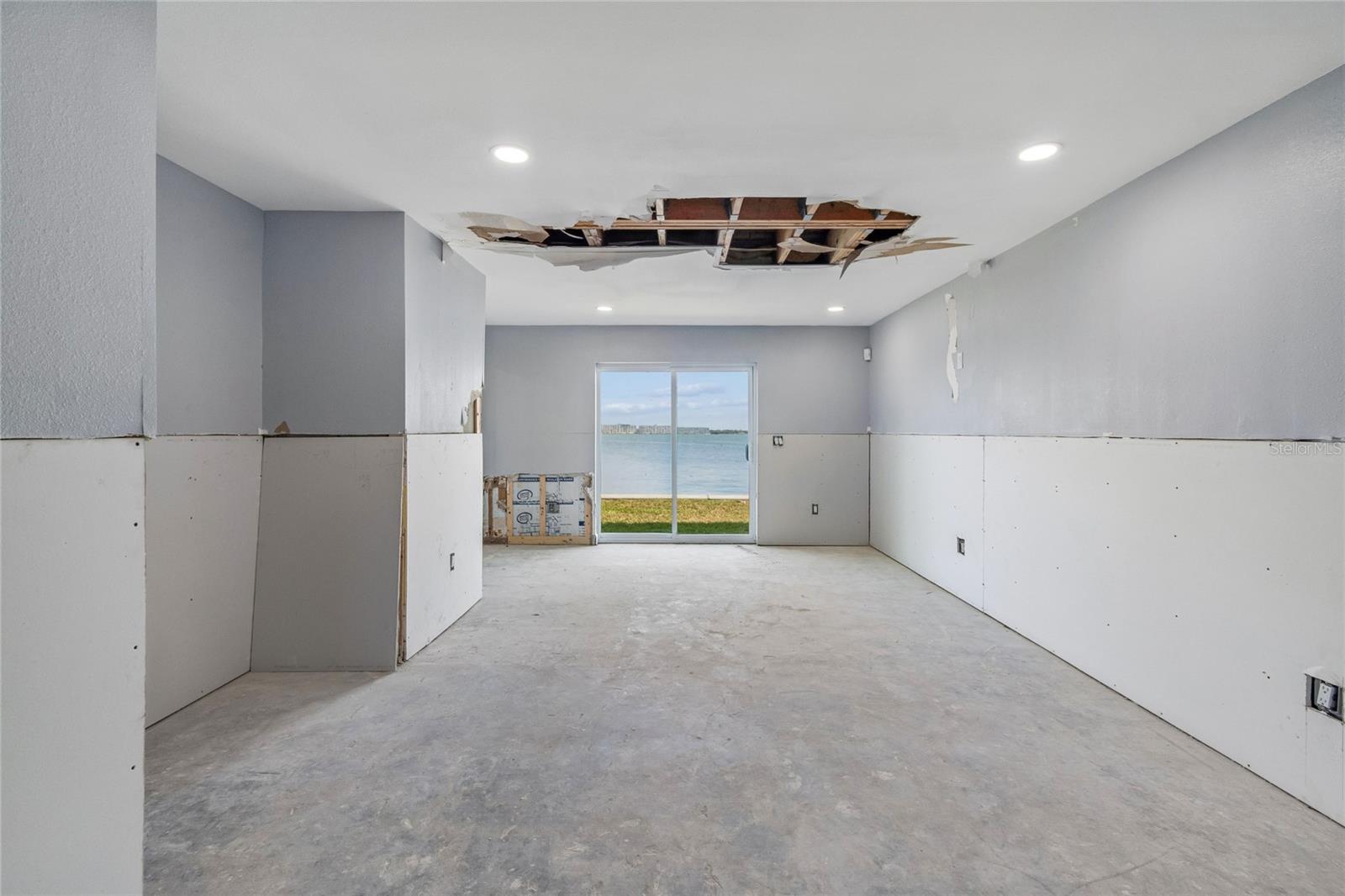 BOCA CIEGA ISLE - Residential