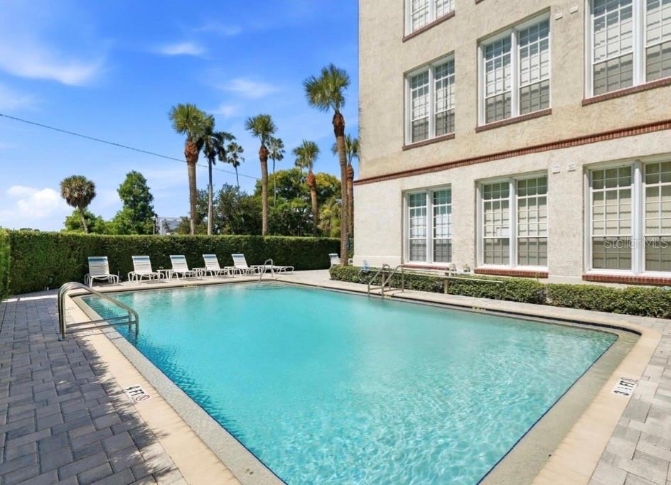 701 MIRROR LAKE CONDO - Residential