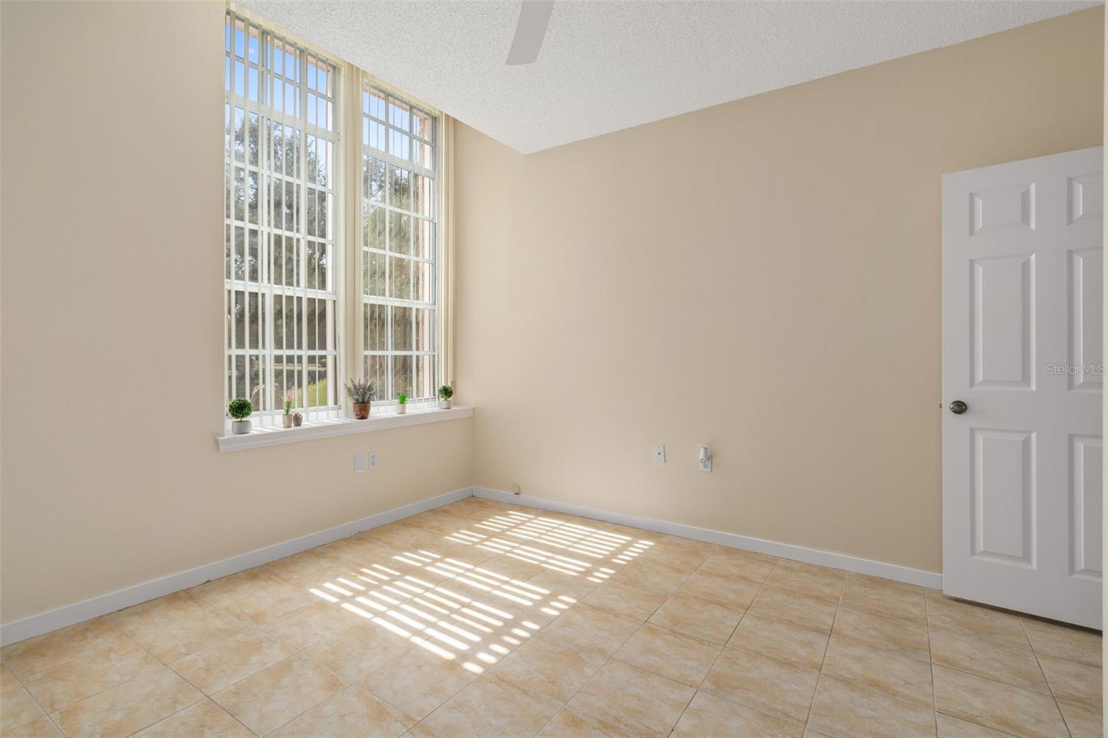 701 MIRROR LAKE CONDO - Residential