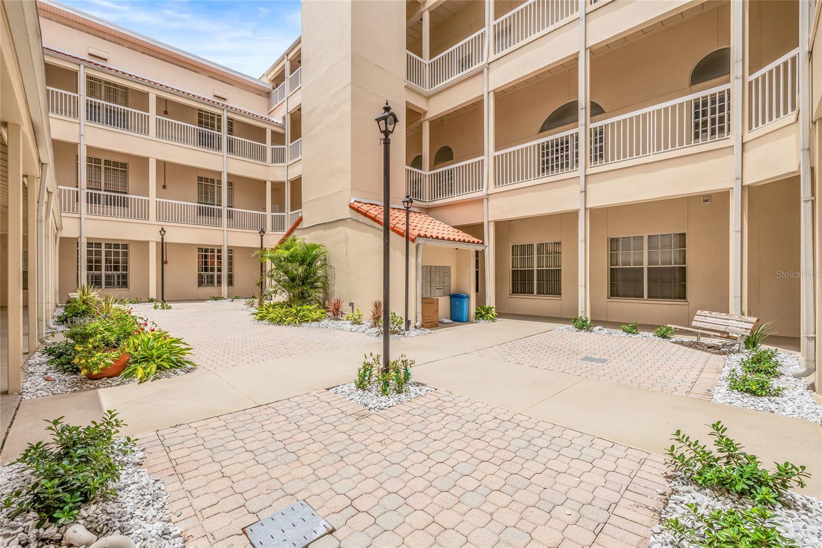 701 MIRROR LAKE CONDO - Residential