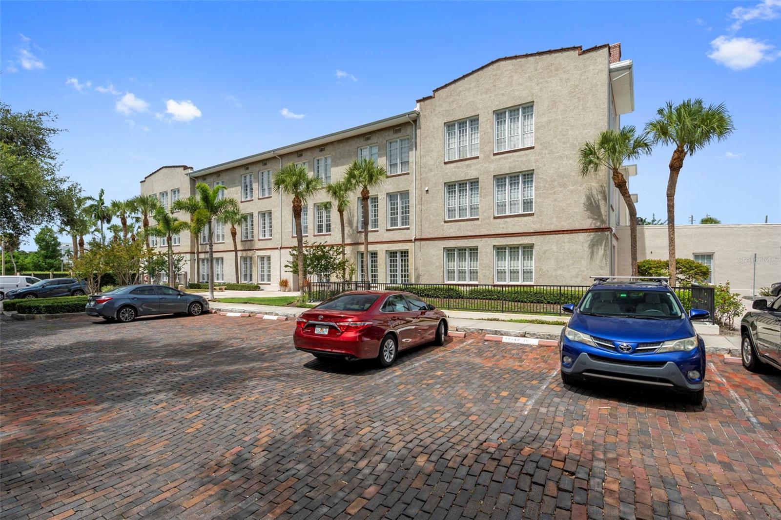 701 MIRROR LAKE CONDO - Residential