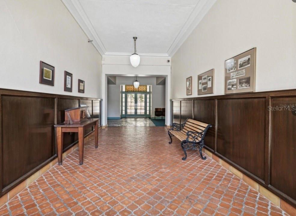 701 MIRROR LAKE CONDO - Residential