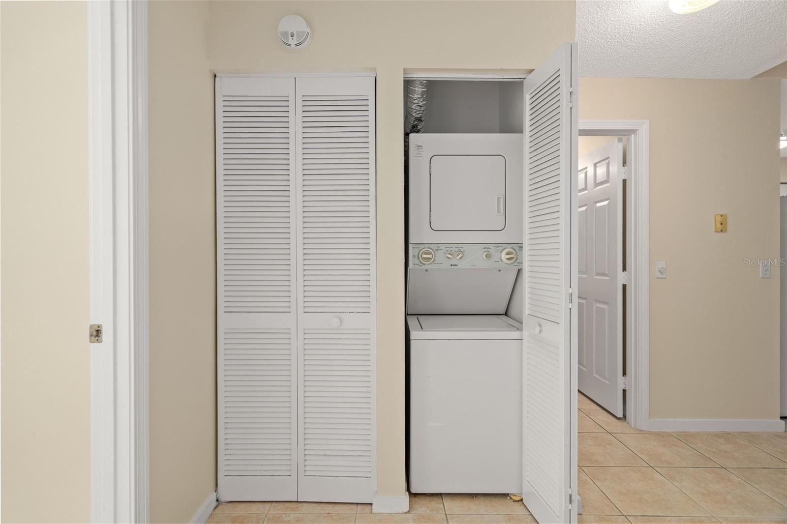 701 MIRROR LAKE CONDO - Residential