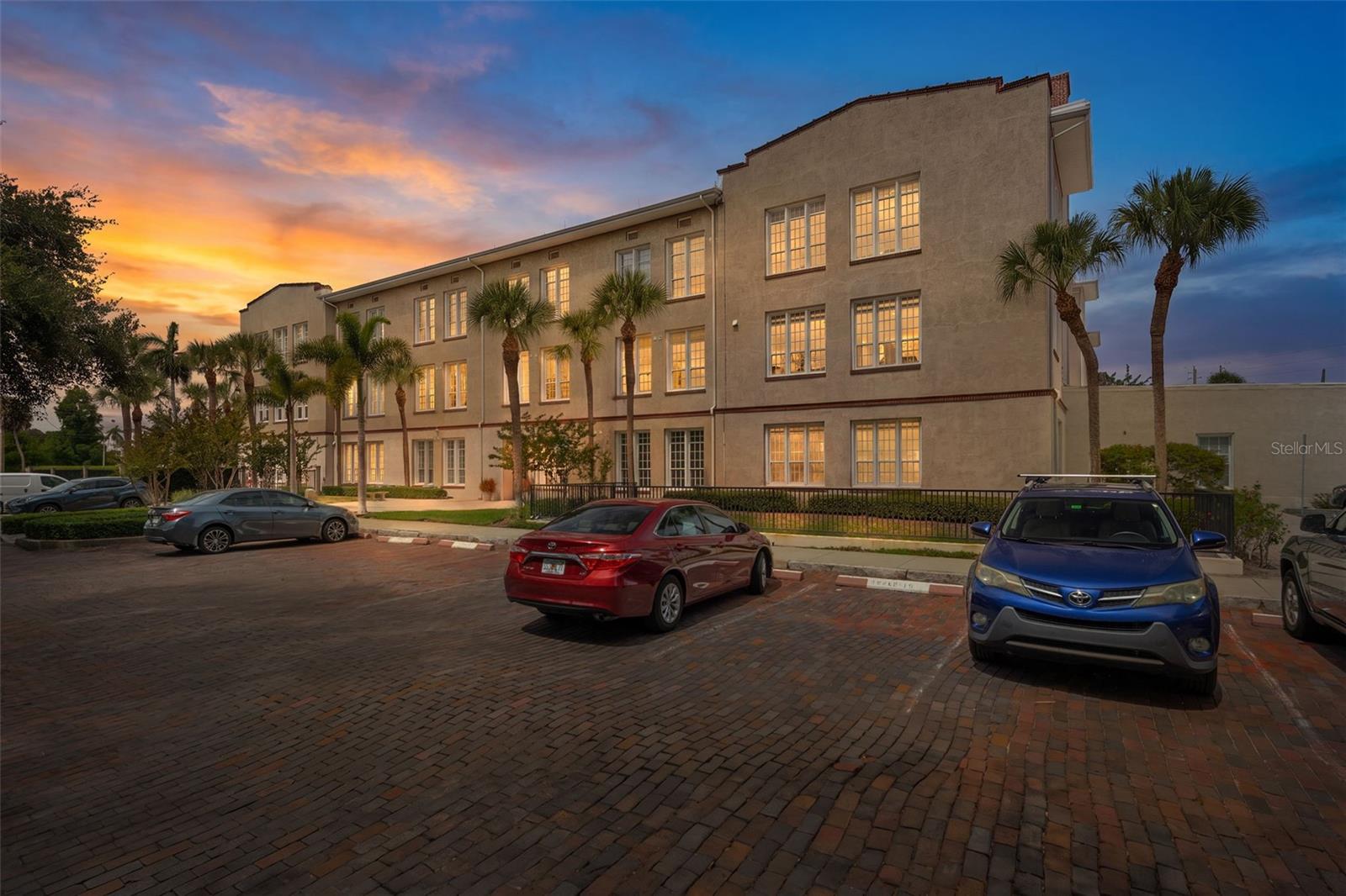 701 MIRROR LAKE CONDO - Residential