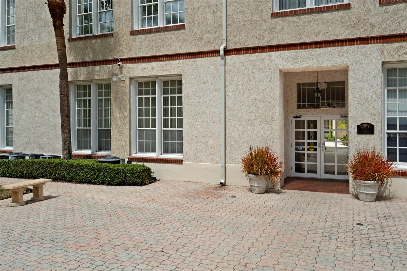 701 MIRROR LAKE CONDO - Residential