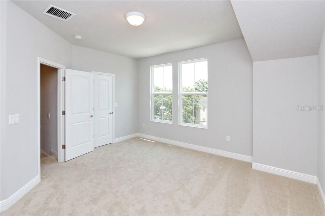 CLEVELAND TWNHMS - Residential Lease