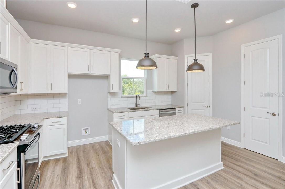 CLEVELAND TWNHMS - Residential Lease