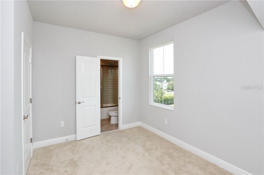 CLEVELAND TWNHMS - Residential Lease