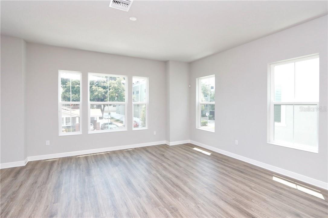 CLEVELAND TWNHMS - Residential Lease