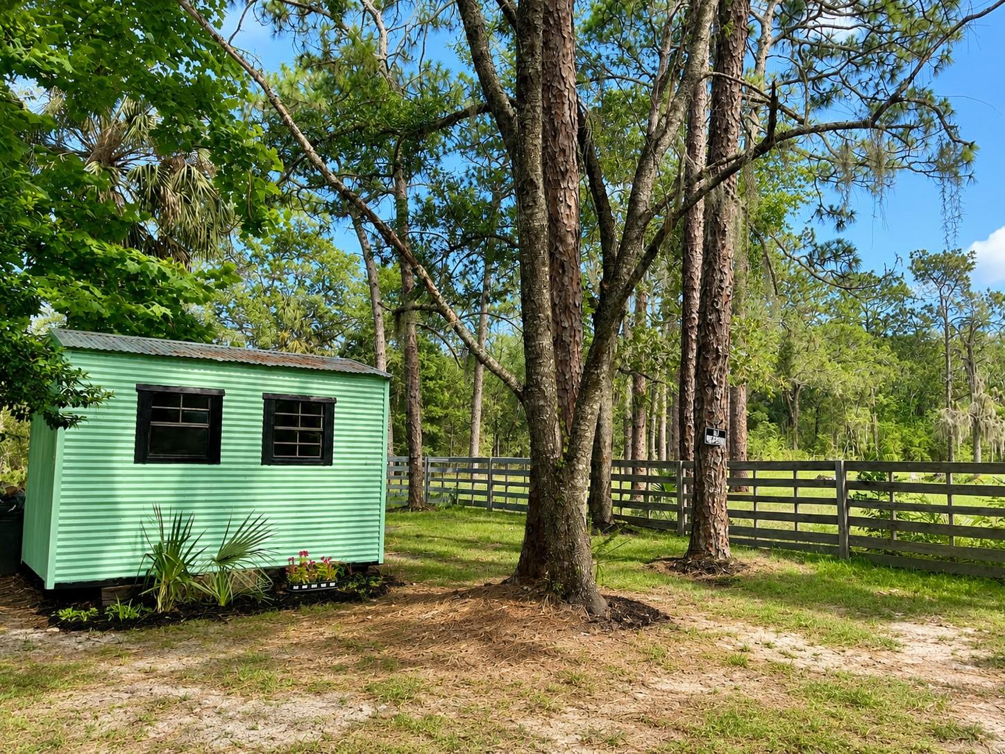 HOLIDAY ACRES UNIT 01 - Residential