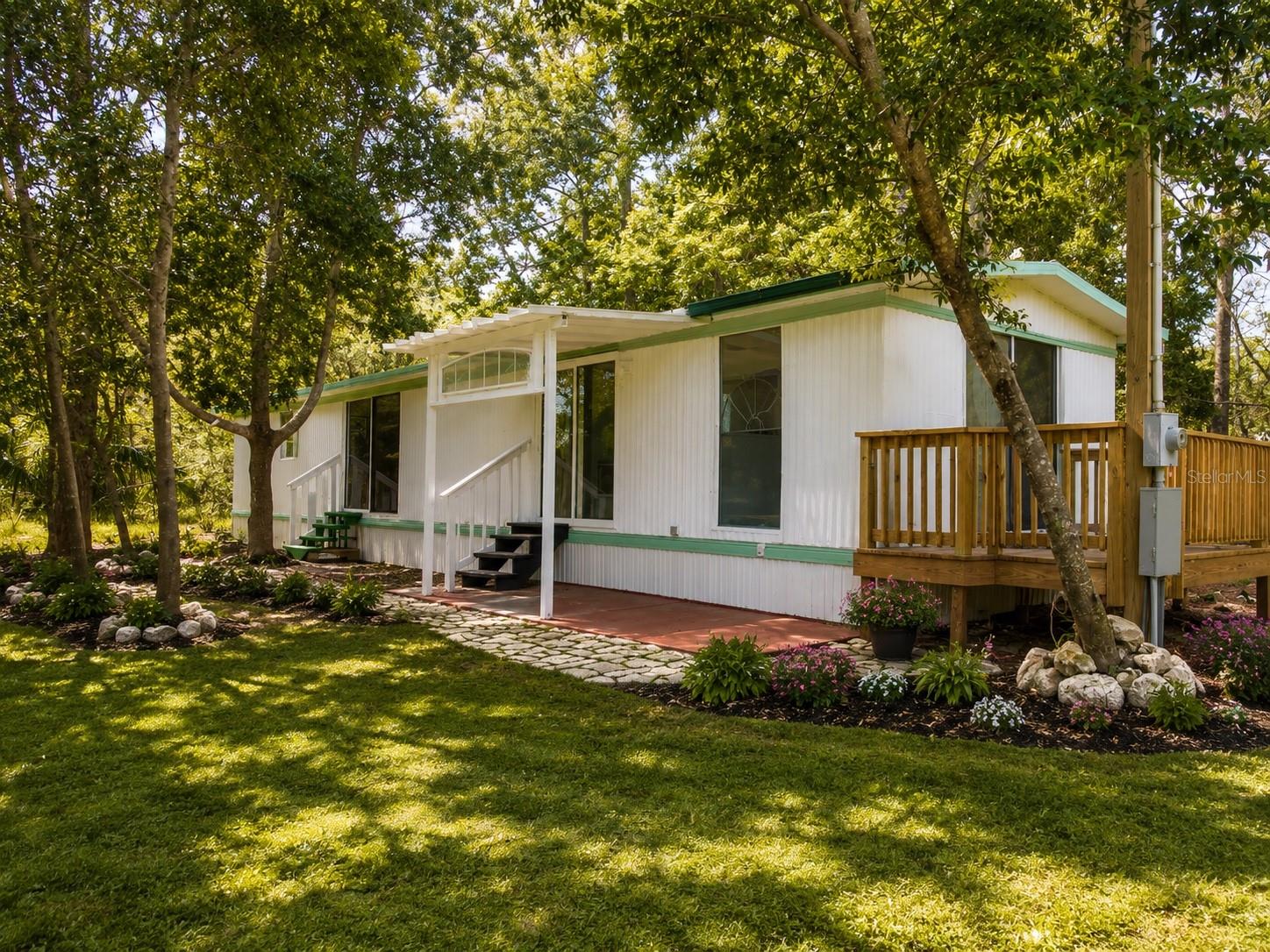 HOLIDAY ACRES UNIT 01 - Residential
