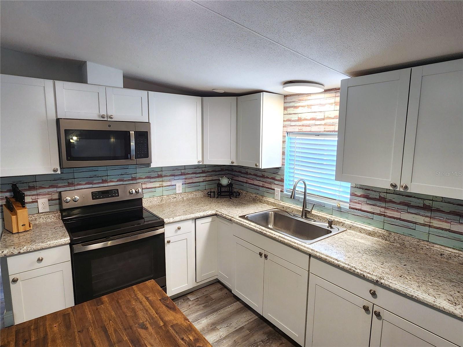 ISLAND LAKE TERRACE - Residential